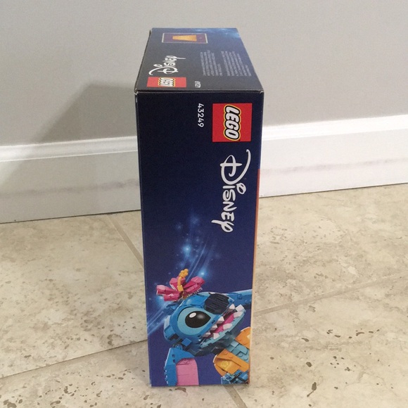 LEGO DISNEY: Stitch (43249) - Picture 4 of 7